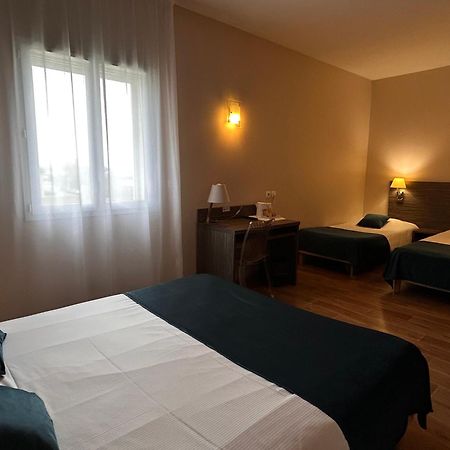 Hotel Caiman Pierrelatte Eksteriør bilde