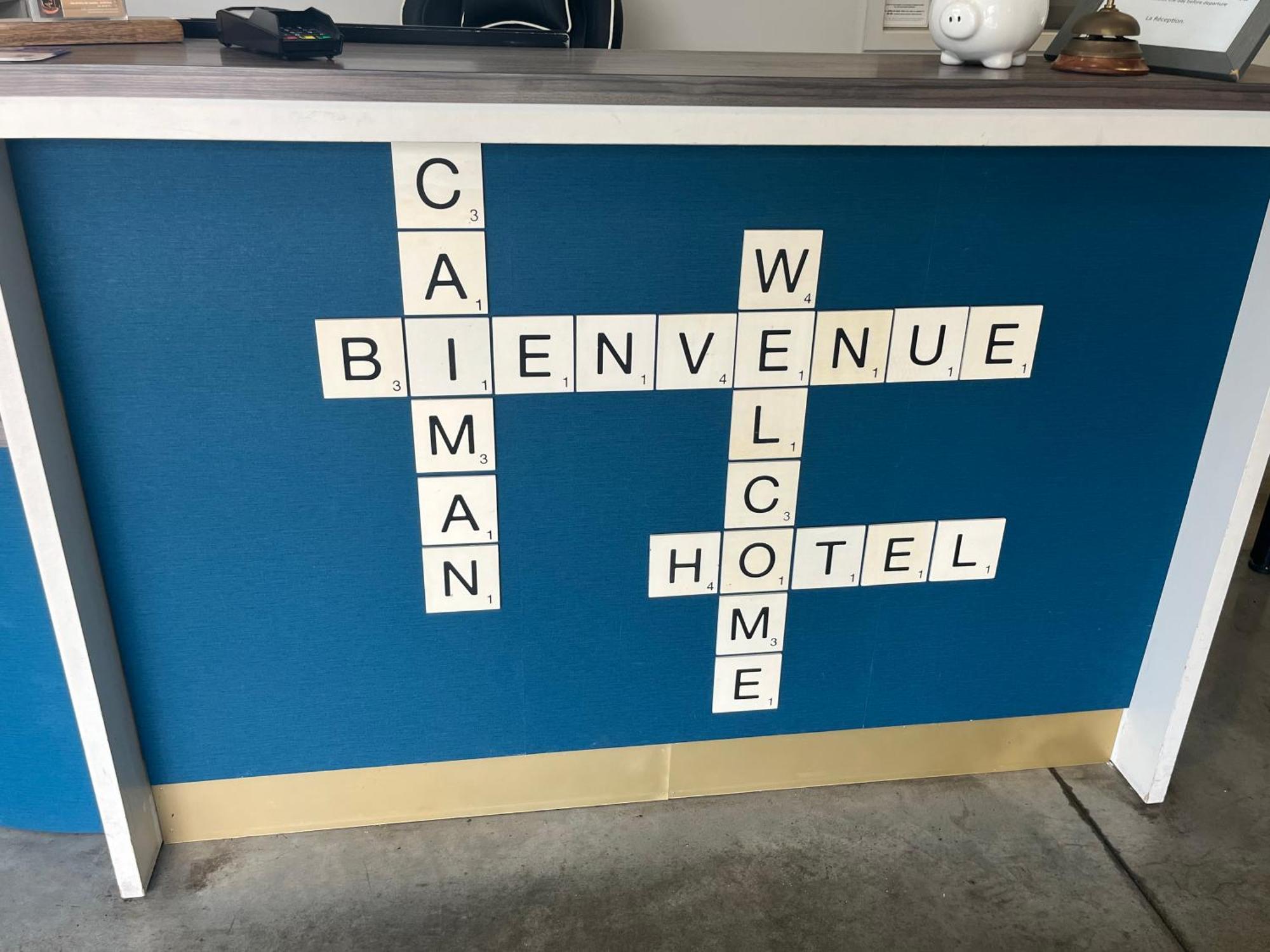 Hotel Caiman Pierrelatte Eksteriør bilde