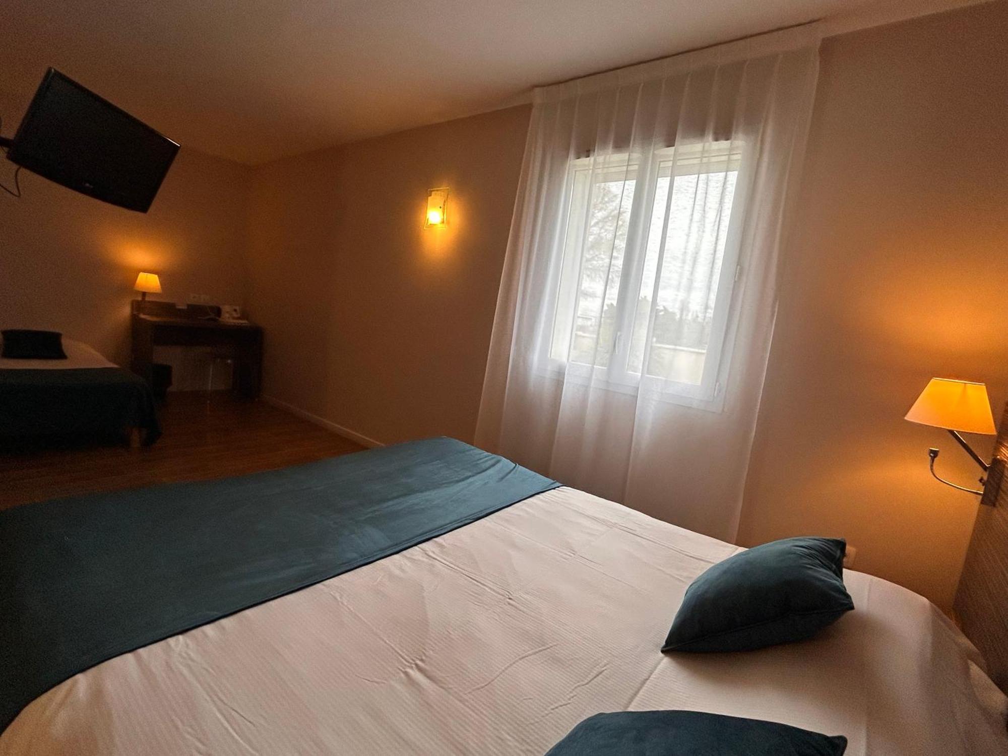 Hotel Caiman Pierrelatte Eksteriør bilde